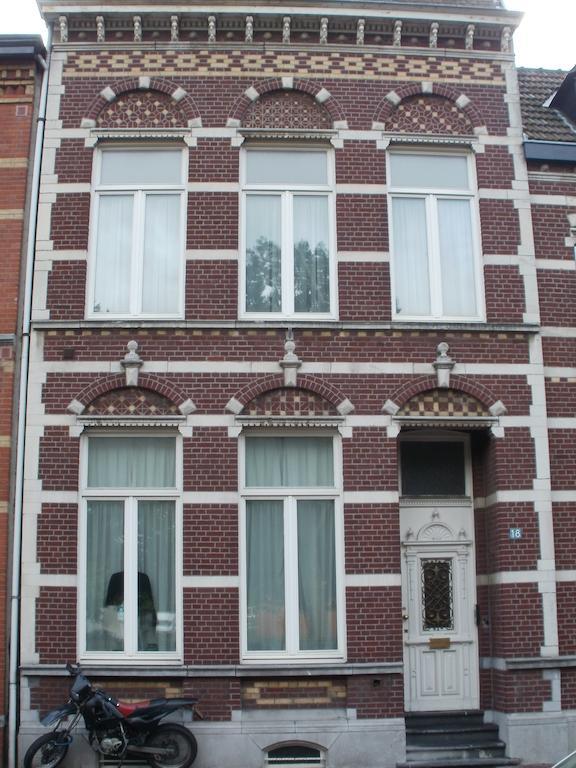 Op De Burg Bed & Breakfast Concón Exterior foto